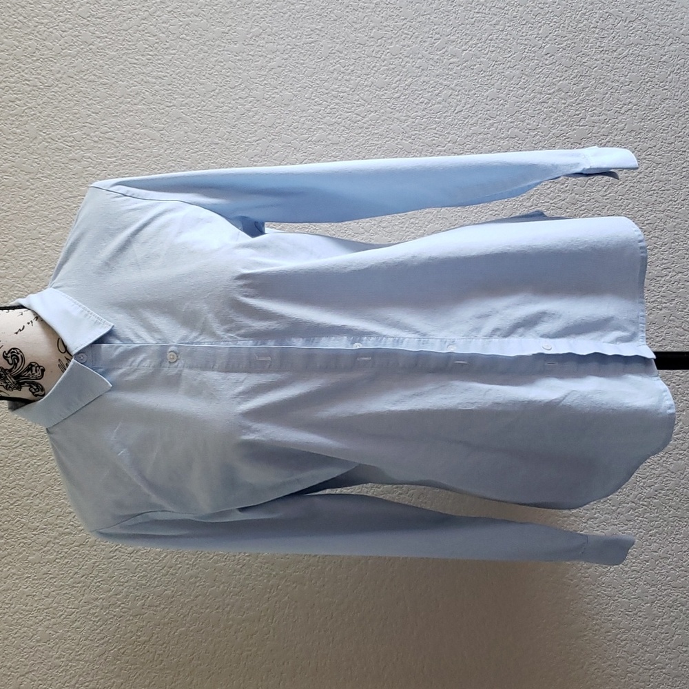 Apt 9 Essentials Button up tailored dress shirt/blouse 👚